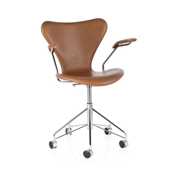 Series 7 Swivel Armchair in Walnut Leather